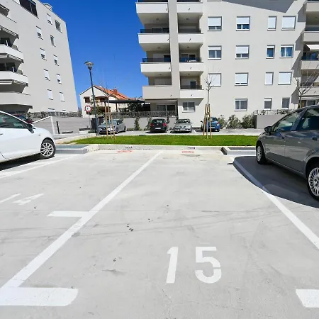 Lovre - Sea View And Private Parking Apartamento Zadar