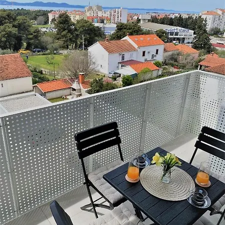 Lovre - Sea View And Private Parking Apartamento
