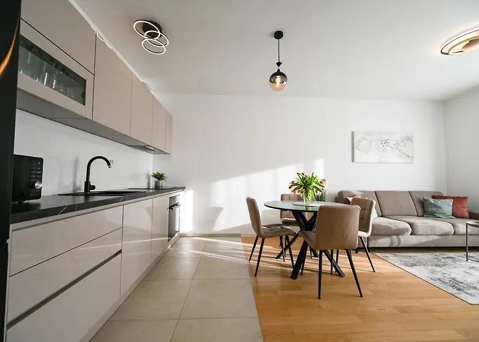 Apartament Lovre *